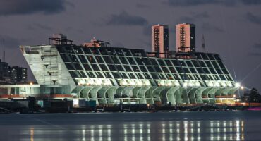 Com bandeira Accor, Novotel Recife Marina inicia suas operações em maio. Centro de Convenções opera em agosto.